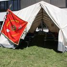 Das Zelt der Bornstedter Jugendfeuerwehr mit Banner.